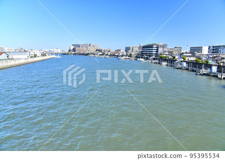 浦安橋 / 從舊江戶川向上游望去（千葉縣浦安市）[2022.10] 95395534
