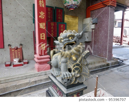 Malaysia Chinese temple komainu Malaysia Chinese temple komainu 95396707