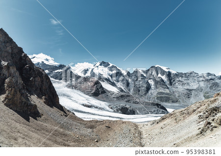 High mountain landscape in the Swiss Alps 95398381