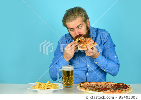 american pub menu. man watching football while drinking beer with pizza and french fries. eating pizza and drink. Best party here. bachelor men club. drink in bar 95403008
