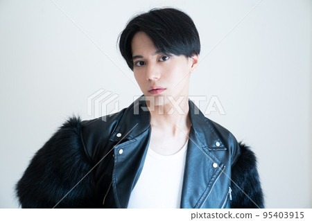 Cool male fashion portrait Korean idol Cool male fashion portrait Korean idol 95403915