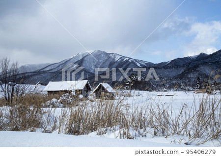 Snowy mountain plateau snowy landscape 95406279