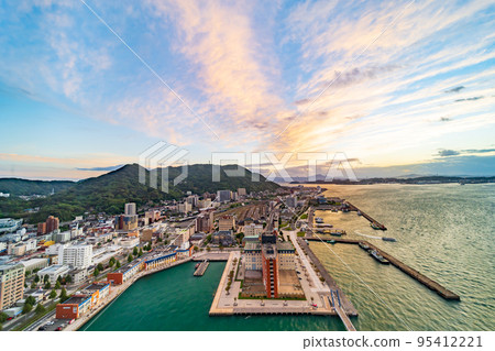 Sunset over Mojiko Retro and the Kanmon Strait from the Mojiko Retro Observatory 95412221