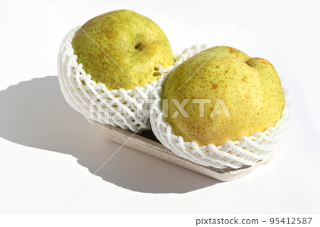 Japanese pear (Kahori pear) 95412587