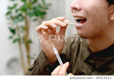 Image of home whitening for young men Image of home whitening for young men 95413013