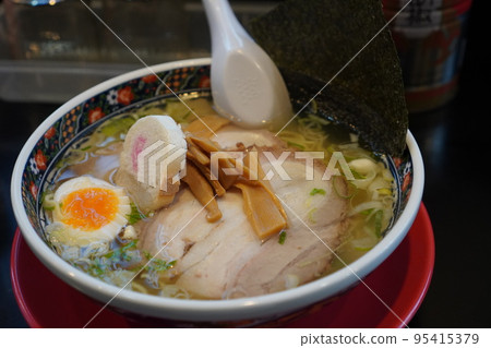 函館特產 - 令人垂涎的函館拉麵（鹹味） 95415379