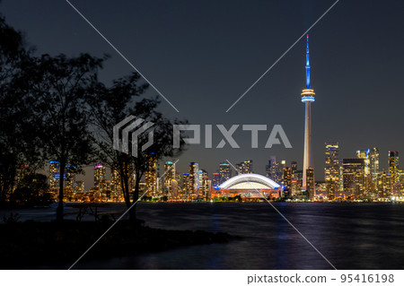 Night view of Toronto City downtown skyline panorama. Ontario, Canada. 95416198