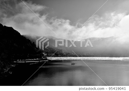 Morning mist of Mt.Fuji from Kawaguchiko Monochrome 95419041