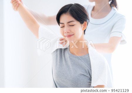 女性手法按摩整骨診所指壓按摩 95421129