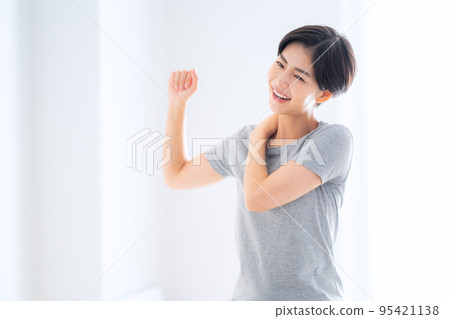 Female manipulative massage Osteopathic clinic Shiatsu Female manipulative massage Osteopathic clinic Shiatsu 95421138