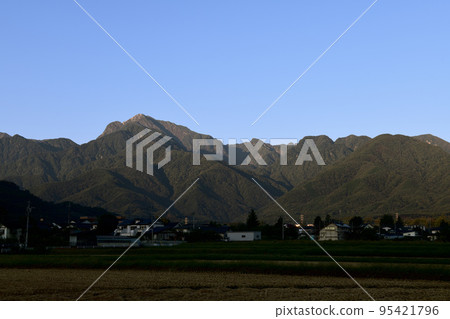 白州町,北斗市,晨光下的開駒,鄉村小鎮 白州町,北斗市,晨光下的開駒,鄉村小鎮 95421796
