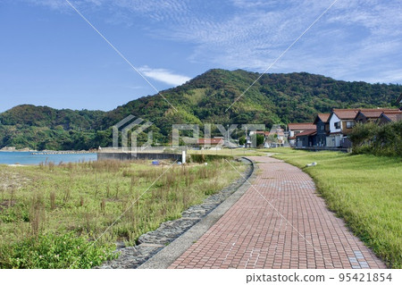 Shimane Peninsula Shijuniura Scenery of Senshakuura in early autumn Shimane Peninsula Shijuniura Scenery of Senshakuura in early autumn 95421854