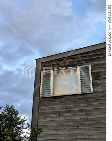 The sky and the windows of the house The sky and the windows of the house 95423383