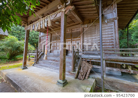 Takasugi Shrine (Emperor Korei Palace) Worship Hall and Canes, Miyauchi, Oyama-cho, Saihaku-gun, Tottori Prefecture Takasugi Shrine (Emperor Korei Palace) Worship Hall and Canes, Miyauchi, Oyama-cho, Saihaku-gun, Tottori Prefecture 95423700