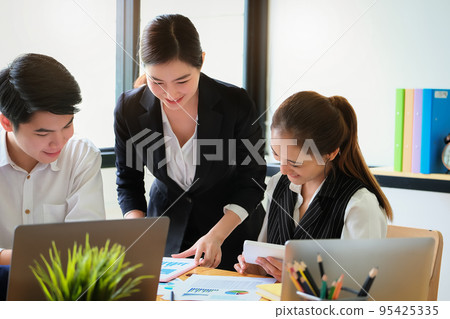 Start-up Business, a team of young entrepreneurs working together to increase profits into the company to increase business potential. Start-up Business, a team of young entrepreneurs working together to increase profits into the company to increase business potential. 95425335