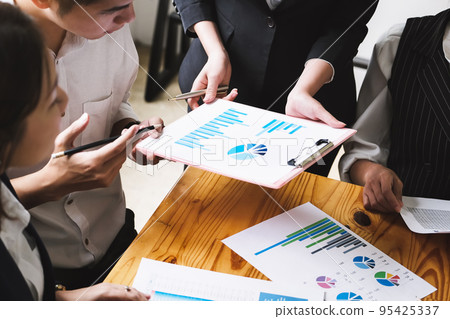 Start-up Business, a team of young entrepreneurs working together to increase profits into the company to increase business potential. Start-up Business, a team of young entrepreneurs working together to increase profits into the company to increase business potential. 95425337