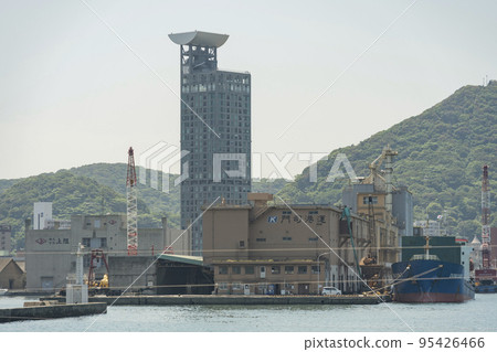 這張照片是在關門海峽大橋附近拍攝的。 這張照片是在關門海峽大橋附近拍攝的。 95426466