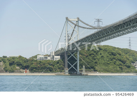 這張照片是在關門海峽大橋附近拍攝的。 這張照片是在關門海峽大橋附近拍攝的。 95426469