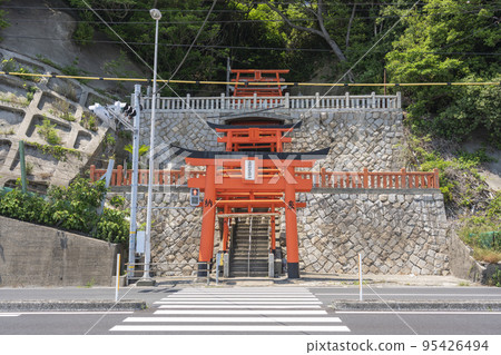 This photo was taken near the Kanmon Kaikyo Bridge. This photo was taken near the Kanmon Kaikyo Bridge. 95426494
