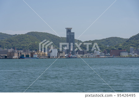 這張照片是在關門海峽大橋附近拍攝的。 這張照片是在關門海峽大橋附近拍攝的。 95426495