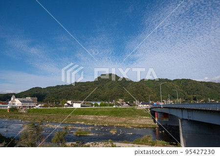 鳥取縣西白郡寶木町鬼泉山和日野川 鳥取縣西白郡寶木町鬼泉山和日野川 95427230