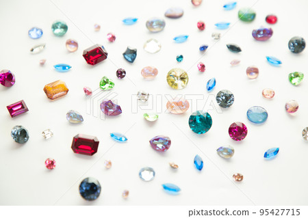 安排了很多複古石頭 95427715