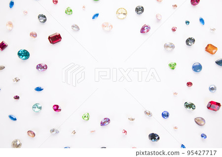 由複古石頭複製空間製成的圓圈 95427717