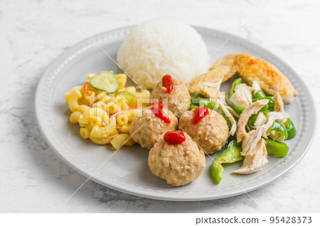 雞肉午餐 95428373