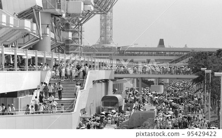 <Osaka> Osaka Expo, Expo venue crowded with visitors <Osaka> Osaka Expo, Expo venue crowded with visitors 95429422