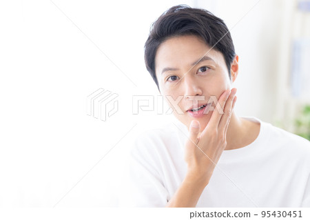 Beauty image Middle-aged men 95430451