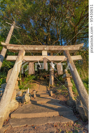 Rakurakufuku Shrine Torii Gate, Kamiazumi, Yonago City, Tottori Prefecture 95430651