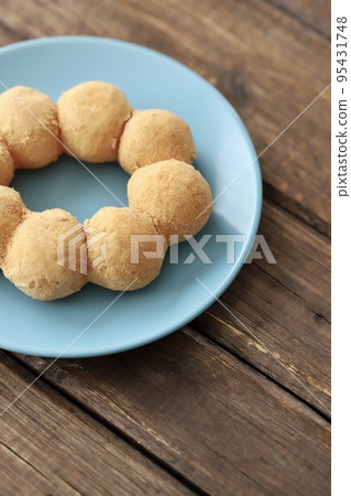 嚼勁十足的 pon de kinako 甜甜圈 95431748