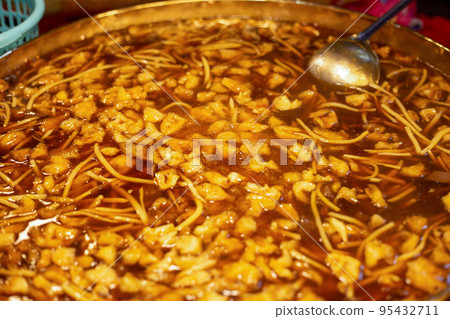 Fish Maw in Red Soup Fish Maw in Red Soup 95432711