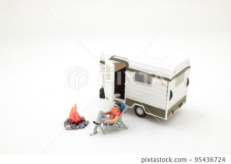 the scale model of Caravan with figure 95436724