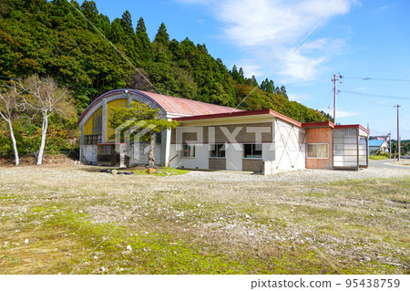 Kikonai Municipal Izumisawa Elementary School (closed school/gymnasium) Kikonai Municipal Izumisawa Elementary School (closed school/gymnasium) 95438759