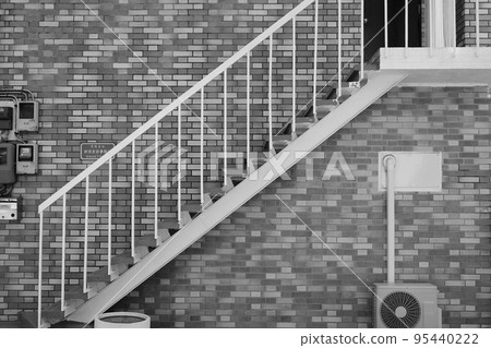 Composition with outside stairs 95440222