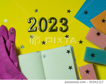 2023 on yellow background 95442127