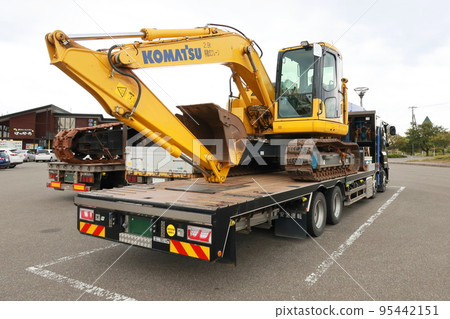 Transportation of hydraulic excavators 95442151
