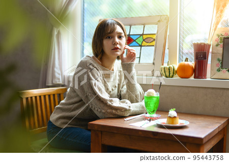 cafeteria, cafe, caffe 95443758