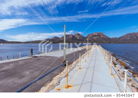 Coles Bay Foreshore In Freycinet Tasmania Australia Coles Bay Foreshore In Freycinet Tasmania Australia 95443847
