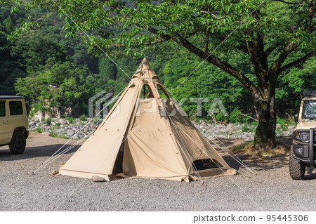 [Auto camp while looking at the Doshi River at the auto campsite] 95445306