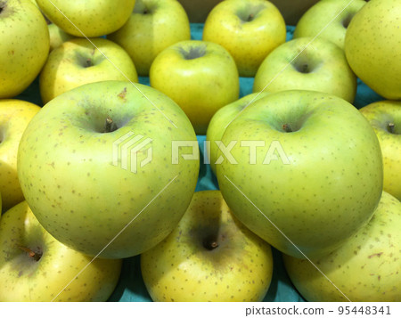 架子上的青蘋果 95448341