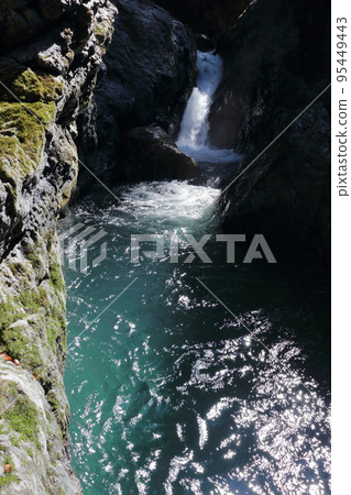 Small Waterfall Flowing Water (Iwayagawa Valley, Niyodogawa Town, Kochi Prefecture) Small Waterfall Flowing Water (Iwayagawa Valley, Niyodogawa Town, Kochi Prefecture) 95449443