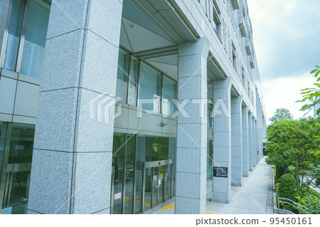 A view of the Tokyo Metropolitan Government Building (1st Main Building, 2nd Main Building, Assembly) in Shinjuku Ward, Tokyo from the outside 95450161