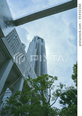 A view of the Tokyo Metropolitan Government Building (1st Main Building, 2nd Main Building, Assembly) in Shinjuku Ward, Tokyo from the outside A view of the Tokyo Metropolitan Government Building (1st Main Building, 2nd Main Building, Assembly) in Shinjuku Ward, Tokyo from the outside 95450168