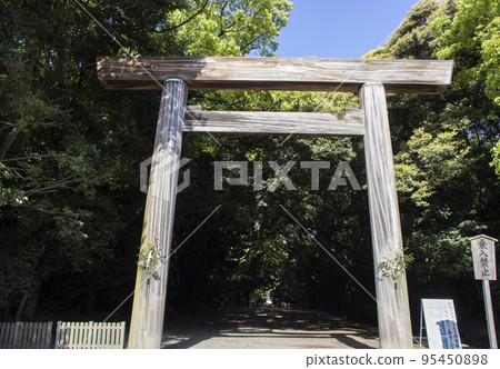 Atsuta Shrine East Gate Torii Atsuta Shrine East Gate Torii 95450898