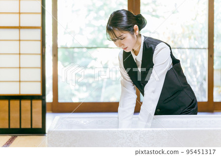 Funeral staff (Nōkanshi) 95451317