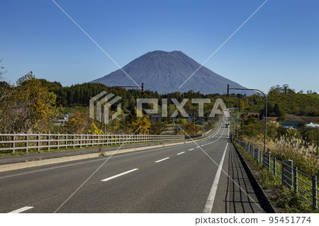 Road leading to Mt. Yotei 95451774