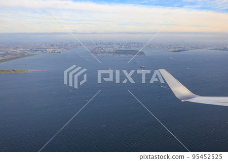 從東京灣俯瞰東京港 從東京灣俯瞰東京港 95452525