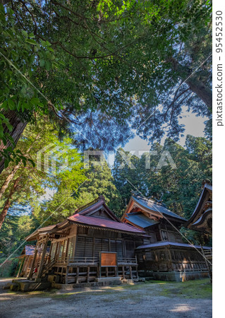 Higashi-Rakurakufuku Shrine Main Building Miyauchi, Nichinan-cho, Hino-gun, Tottori Prefecture Higashi-Rakurakufuku Shrine Main Building Miyauchi, Nichinan-cho, Hino-gun, Tottori Prefecture 95452530